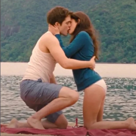 Twilight Bella Swab Banana Republic double trim sweater - Picture 1 of 11